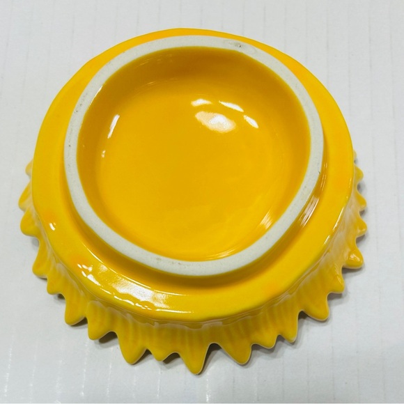 Rae Dunn mug #1 MOM with 3D sunflower lid. NEW. Yellow with black letters. - Picture 6 of 6